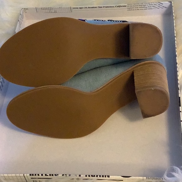 RARE find!! Jeffrey Campbell Floral Ankle bootie - Picture 4 of 4